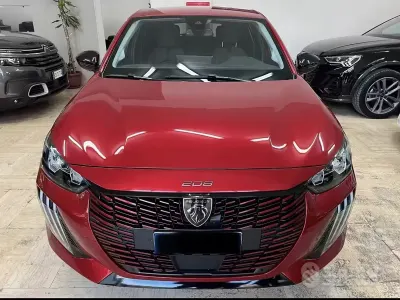 Usata Peugeot 208 Allure 101 CV (74 kW) 2024 Utilitaria