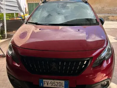 Usata Peugeot 2008 GT-line 102 CV (75 kW) 2019 Rosso SUV