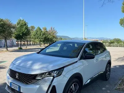 Usata Peugeot 3008 Allure 131 CV (96 kW) 2022 Bianco SUV