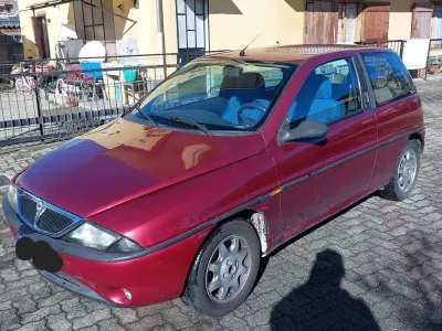 Usata Lancia Ypsilon 60 CV (44 kW) 2000 Utilitaria