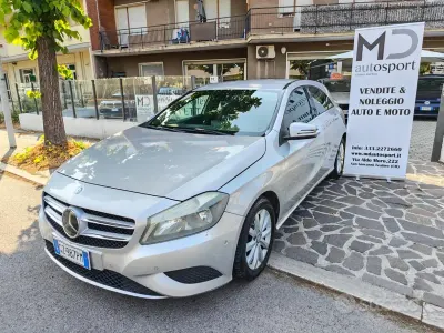Usata Mercedes A180 Premium 109 CV (80 kW) 2012 Grigio Utilitaria