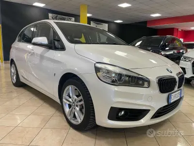 Usata BMW 225 Active Tourer iPerformance 136 CV (100 kW) 2017 Bianco Monovolume