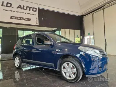 Gebraucht Dacia Sandero Lauréate 75 PS (55 kW) 2009 Blau Limousine