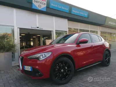 Usata Alfa Romeo Stelvio Business 160 CV (117 kW) 2022 Rosso SUV
