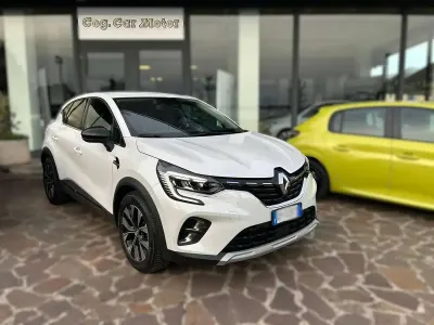 Usado Renault Captur Techno 91 CV (66 kW) 2023 Blanco SUV