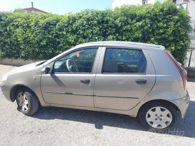 Gebraucht Fiat Punto Dynamic 60 PS (44 kW) 2005 Grau Kleinwagen