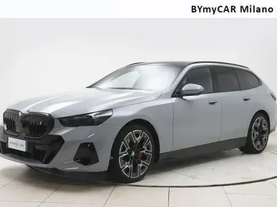 Usata BMW i5 M Sport 289 kW (394 CV) 2025 Grigio Station wagon