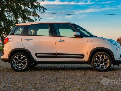 Begagnad Fiat 500L Trekking 95 HK (69 kW) 2017 Vit Minibuss