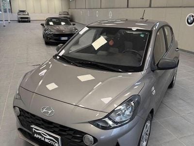 Usata Hyundai i10 67 CV (49 kW) 2022 Gray Utilitaria