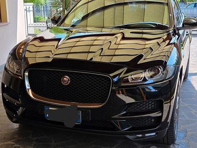 Begagnad Jaguar F-Pace Prestige 180 HK (132 kW) 2017 Svart SUV