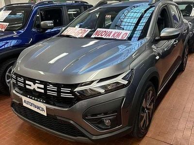 Nieuw Dacia Sandero Stepway 100 PK (73 kW) 2025 Grijs Hatchback
