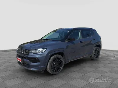 Usata Jeep Compass 131 CV (96 kW) 2023 Blue shade con tetto nero SUV