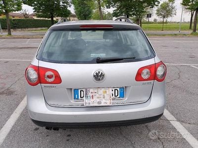 Usata VW Passat 140 CV (102 kW) 2009 Grigio Station wagon