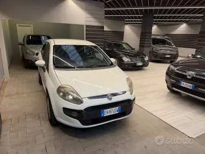 Usata Fiat Punto Evo 70 CV (51 kW) 2011 Bianco Utilitaria