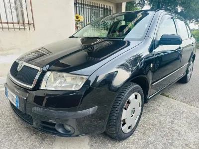 Usata Skoda Fabia Elegance 75 CV (55 kW) 2005 Nero Berlina
