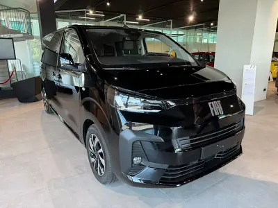 Nuova Fiat E-Ulysse La Prima 131 kW (179 CV) 2026 Nero Monovolume