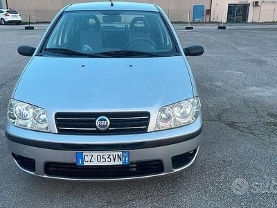 Usata Fiat Punto 75 CV (55 kW) 2006 Grigio Utilitaria