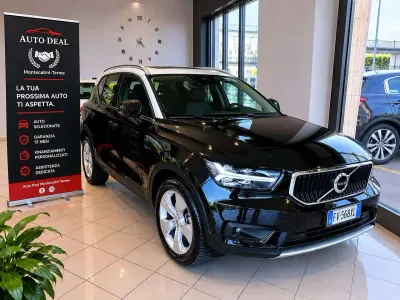 Usata Volvo XC40 150 CV (110 kW) 2019 Giallo SUV