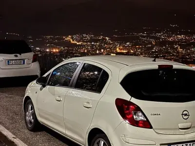 Usata Opel Corsa 85 CV (62 kW) 2012 Utilitaria