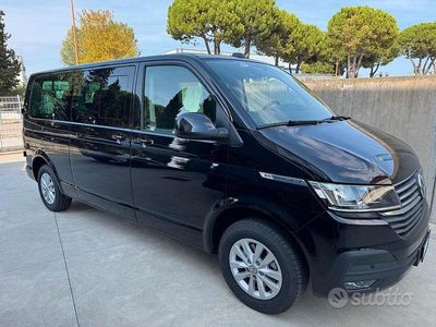 Usata VW Caravelle Comfortline 150 CV (110 kW) 2024 Nero Monovolume