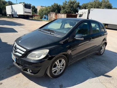 Mercedes B180
