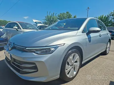 Usata VW Golf VIII Style 150 CV (110 kW) 2025 Grigio Berlina