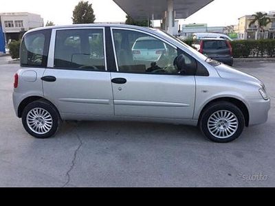 Usata Fiat Multipla 103 CV (75 kW) 2006 Grigio Monovolume