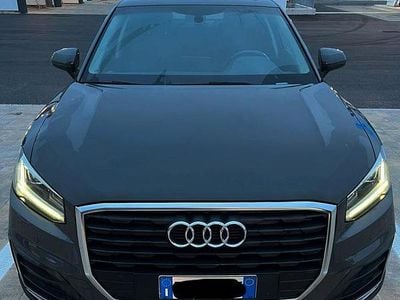 Usata Audi Q2 Design 116 CV (85 kW) 2017 Grigio SUV