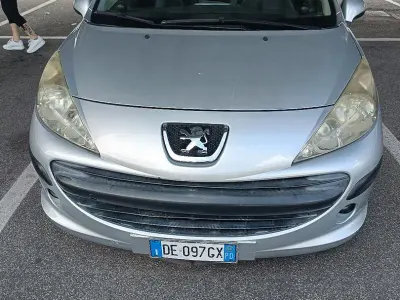 Usata Peugeot 207 75 CV (55 kW) 2007 Grigio Berlina