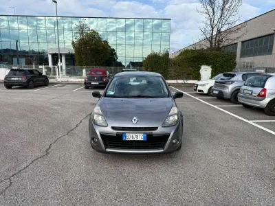 Usata Renault Clio III 75 CV (55 kW) 2010 Other Berlina