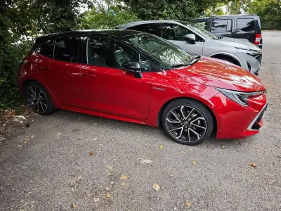 Usata Toyota Corolla Lounge 184 CV (135 kW) 2020 Rosso Berlina