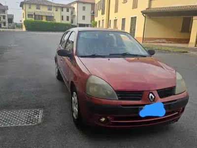 Usata Renault Clio II Dynamique 75 CV (55 kW) 2003 Berlina