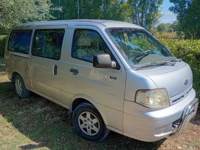 Usata Kia Bongo 94 CV (69 kW) 2005 Argento Furgone