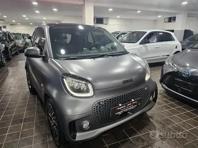 Usata Smart ForTwo Coupé Prime 41 kW (56 CV) 2022 Grigio Utilitaria