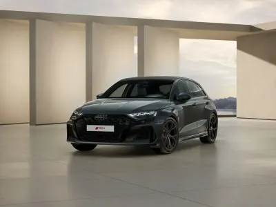 Nuova Audi RS3 Comfort 400 CV (294 kW) 2026 Grigio daytona perlato Berlina