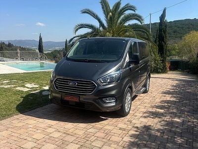 Usata Ford Tourneo Titanium 131 CV (96 kW) 2018 Grigio Monovolume