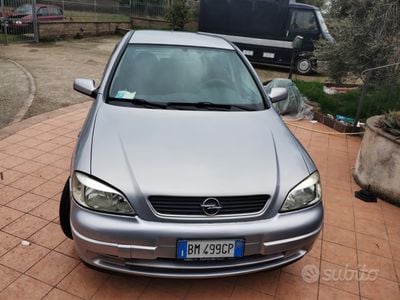 Usata Opel Astra 101 CV (74 kW) 2000 Grigio Berlina