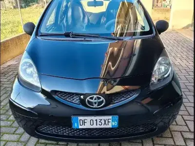 Usata Toyota Aygo 68 CV (50 kW) 2007 Nero Utilitaria