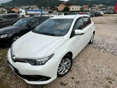 Second-hand Toyota Auris Hybrid Cool 99 CP (72 kW) 2015 Berlinǎ