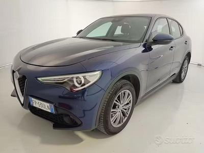 Usata Alfa Romeo Stelvio Executive 210 CV (154 kW) 2018 Blu SUV