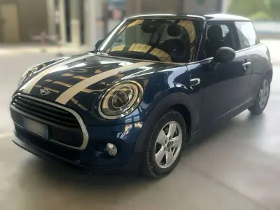 Usata Mini ONE 75 CV (55 kW) 2015 Blu metal Utilitaria