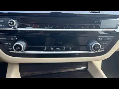 Usata BMW 520 Efficient Dynamics 190 CV (139 kW) 2024 Nero Station wagon