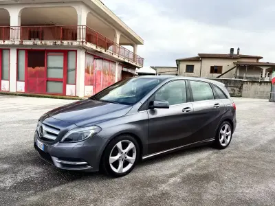 Begagnad Mercedes B200