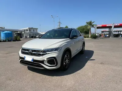 Usata VW T-Roc R-line 110 CV (80 kW) 2024 Beige SUV