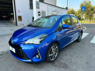 Usata Toyota Yaris Style 73 CV (53 kW) 2017 Blu/azzurro Utilitaria