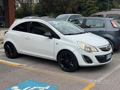 Usata Opel Corsa 2011 Bianco Berlina