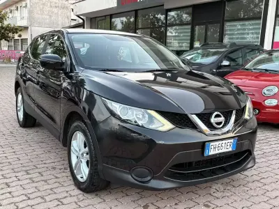 Usata Nissan Qashqai N-Vision 110 CV (80 kW) 2017 Nero SUV