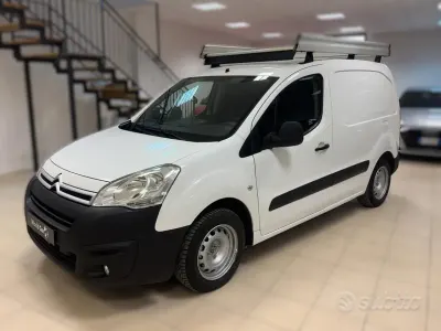 Usata Citroën Berlingo 99 CV (72 kW) 2017 Bianco Monovolume