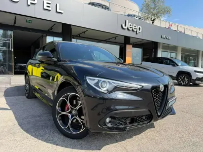 Usata Alfa Romeo Stelvio Veloce 209 CV (153 kW) 2022 Nero vulcano SUV