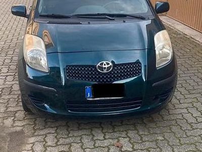 Usata Toyota Yaris 2006 Verde Utilitaria